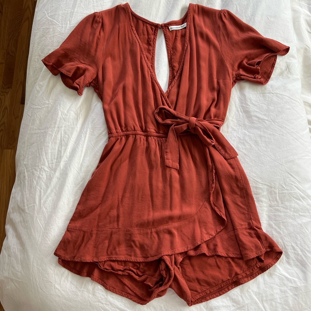 Abercrombie Burnt orange romper, Size S